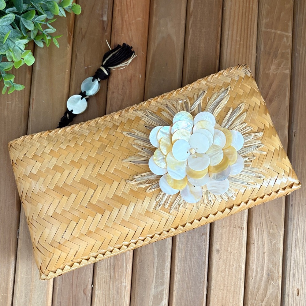 Adrienne Vittadini Boho Beach Woven Clutch with Shell Details - Picture 8 of 8